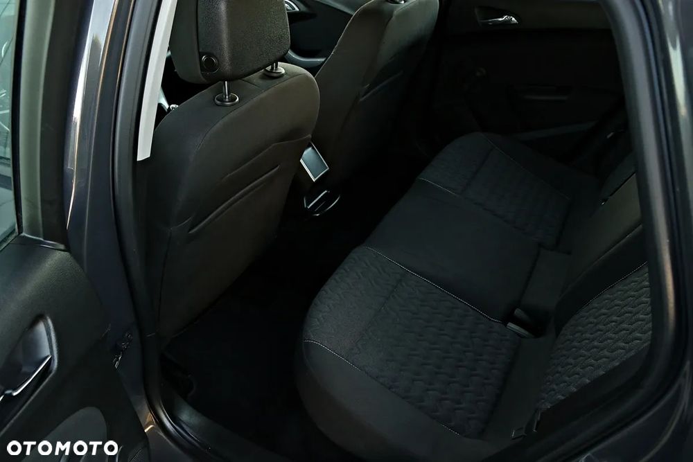 Opel Astra 1.7 CDTI DPF Cosmo - 8