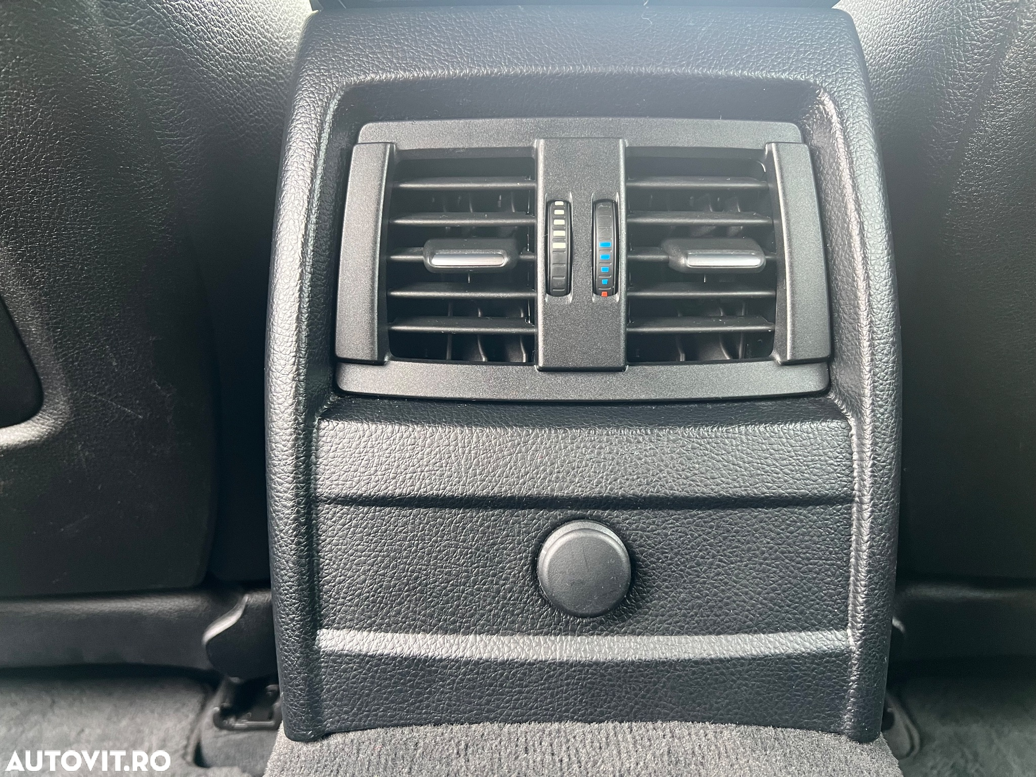 BMW Seria 3 320d Touring xDrive Aut. - 24