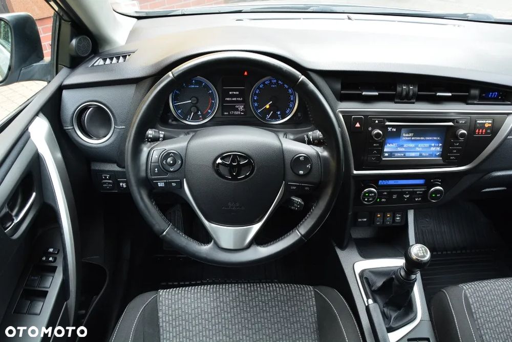 Toyota Auris 1.6 Premium Comfort - 8
