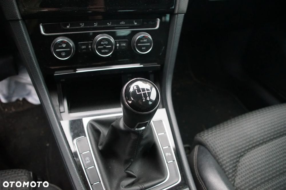 Auto na części - Volkswagen Golf VII 1.6 TDI 110 KM CXXB QYB LB7W 2015R Silnik Skrzynia Drzwi Błotnik Klapa Zderzak Lusterko Szyba Klamka Deska Kokpit Sterownik Moduł Czujnik Licznik Wyświetlacz Kierownica Panel - 13