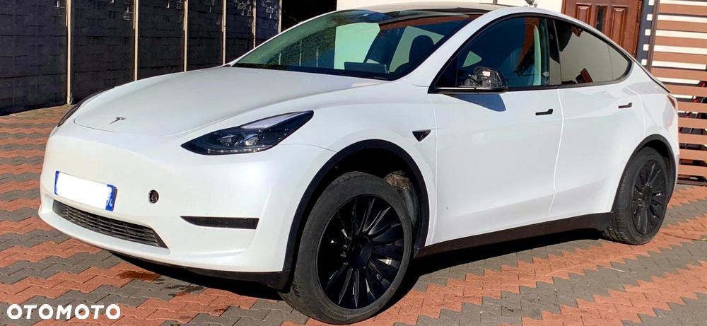 Tesla Model Y Long Range RWD - 2
