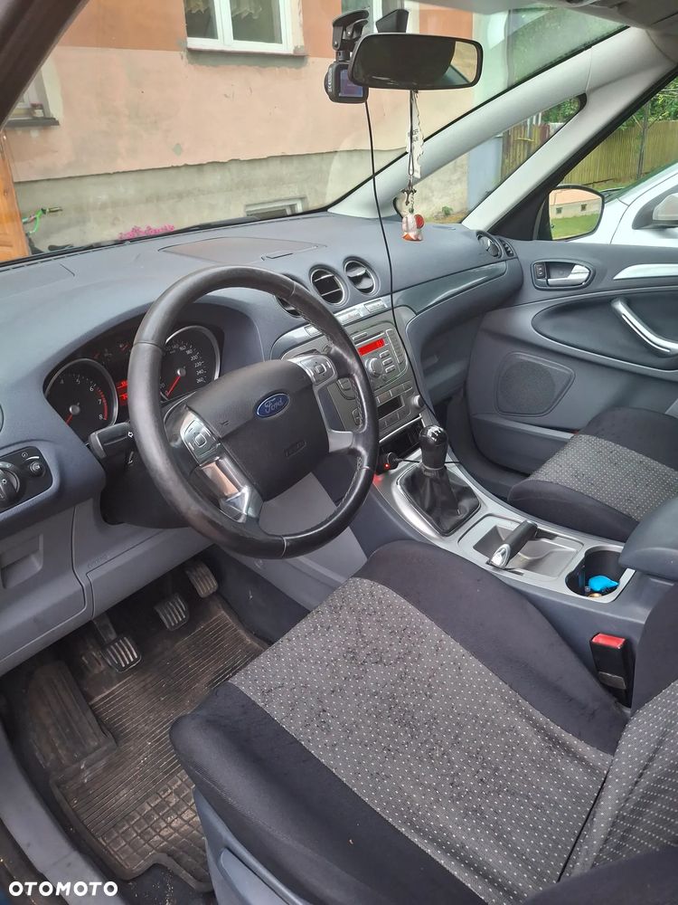 Ford S-Max - 8