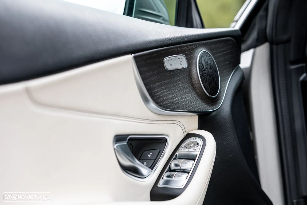 Mercedes-Benz C 220 d Cabrio 9G-Tronic AMG Line Plus - 25