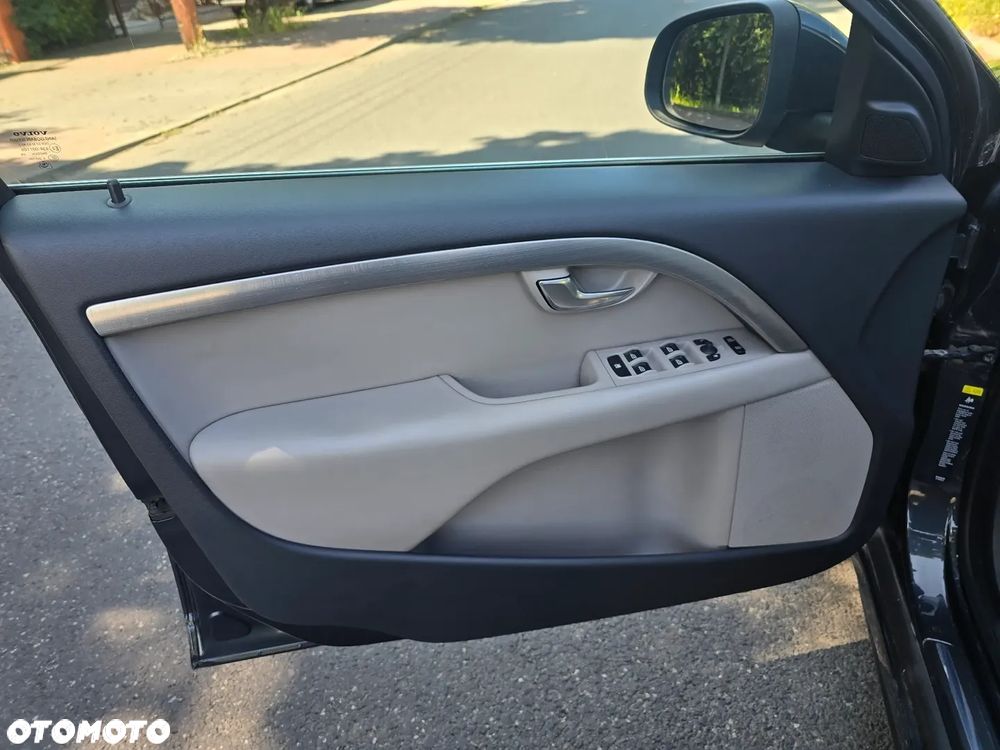 Volvo V70 2.0D Momentum - 26