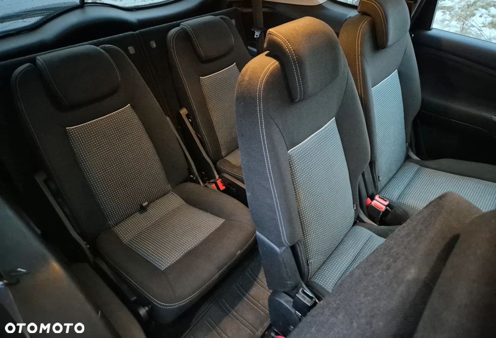 Ford S-Max - 8