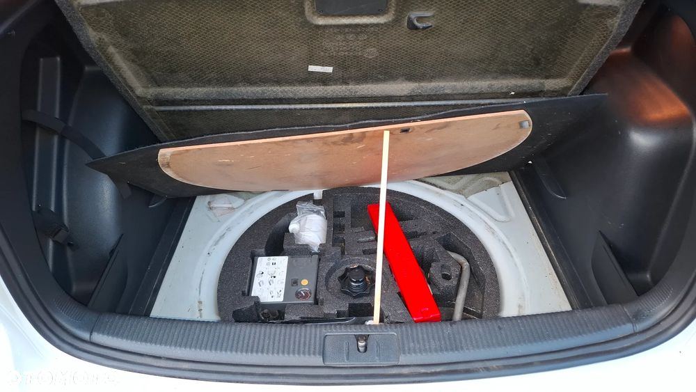 Volkswagen Golf 1.6 TDI BlueMot Comfortline DSG - 9