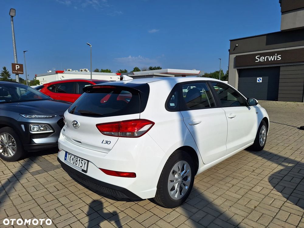 Hyundai i30 1.5 DPI Classic + - 5
