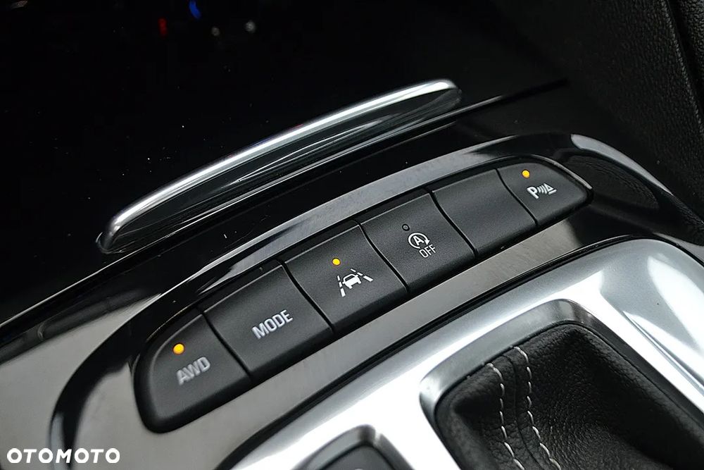 Opel Insignia 2.0 T 4x4 GSi S&S - 35