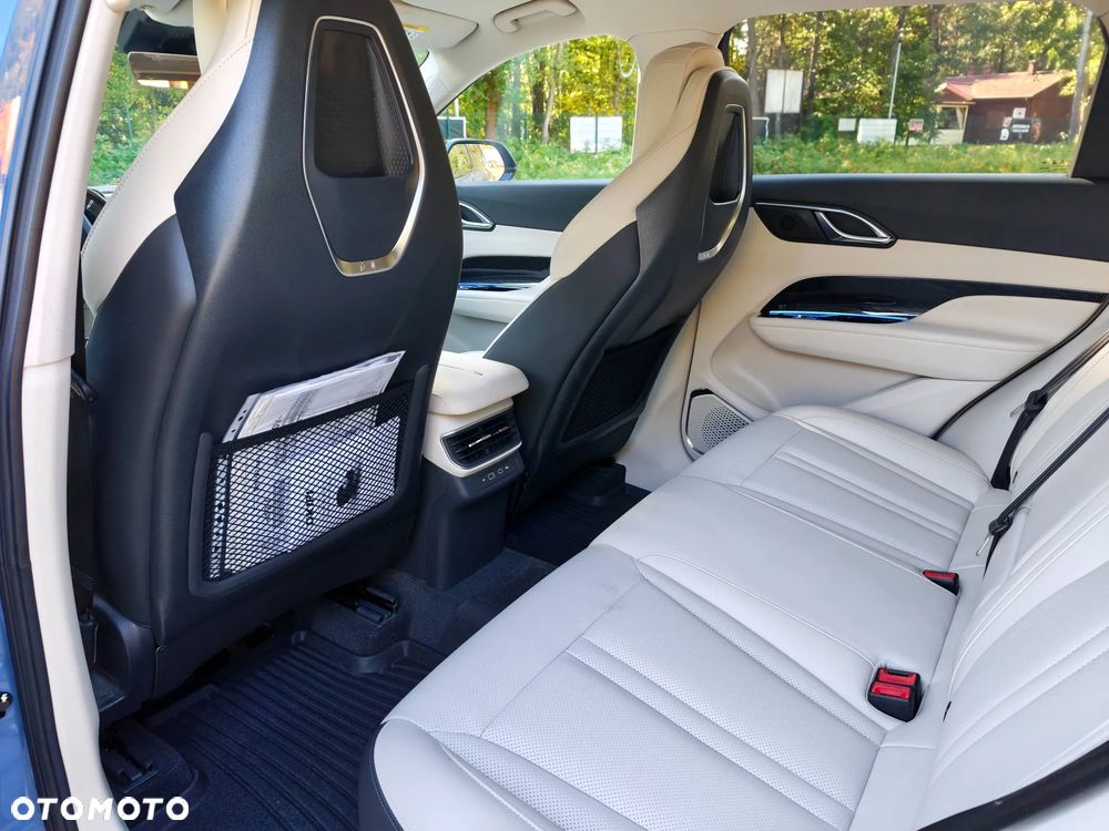 Hongqi HS3 1.5T FWD - 12