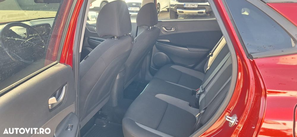 Hyundai KONA - 7