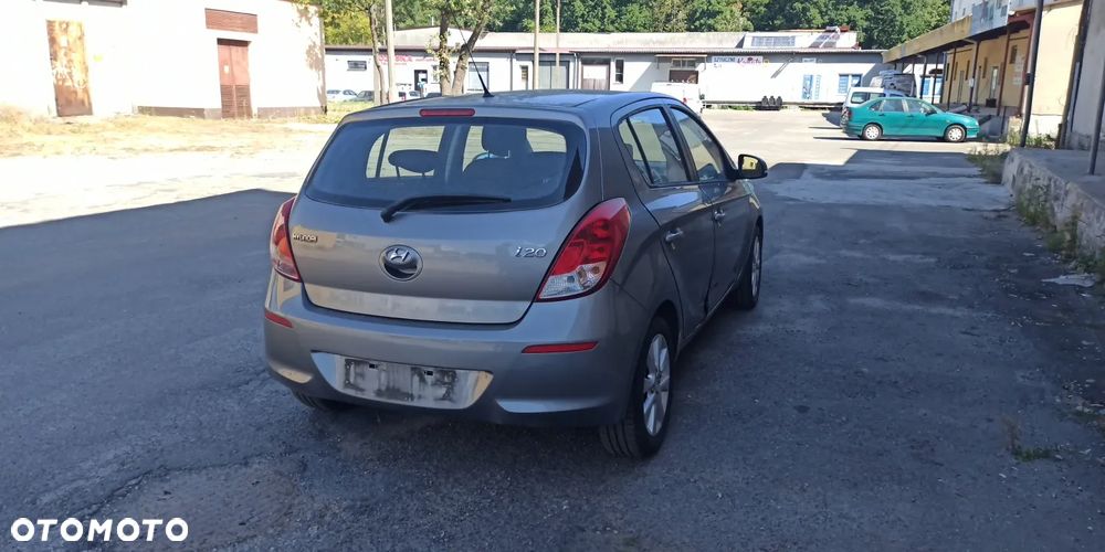 Hyundai i20 1.25 Comfort - 11