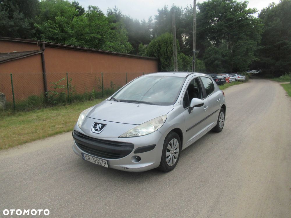 Peugeot 207 - 1