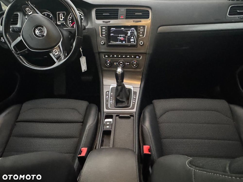 Volkswagen Golf - 12