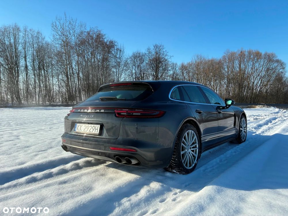 Porsche Panamera 4S - 6