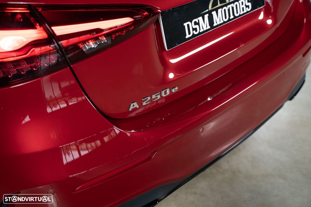 Mercedes-Benz A 250 e AMG Line - 9