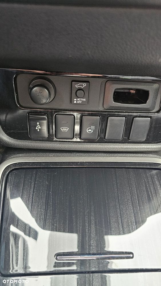 Mitsubishi Outlander PHEV Instyle NAVI + - 27