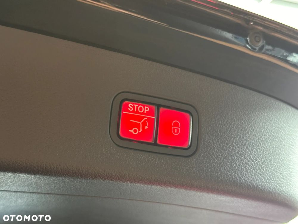 Mercedes-Benz GLC - 29