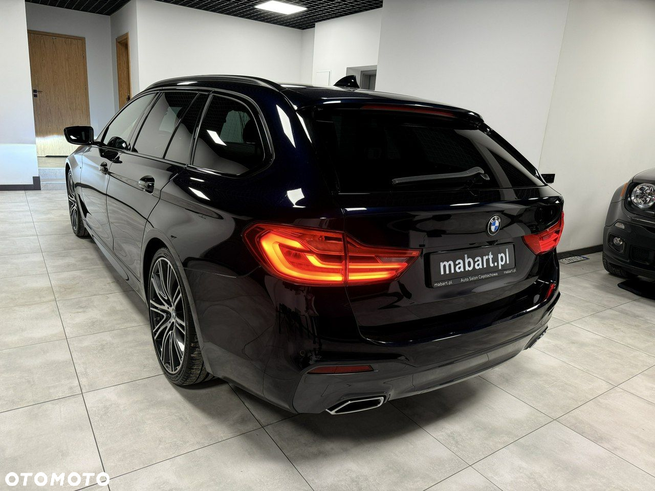 BMW Seria 5 520d Touring M Sport Edition - 3
