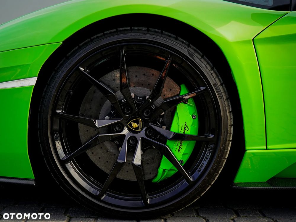 Lamborghini Aventador - 7