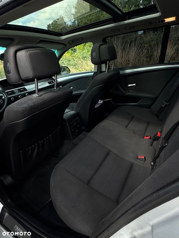 BMW Seria 5 525d xDrive - 26