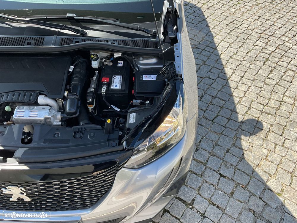 Peugeot 2008 1.2 PureTech Style - 36