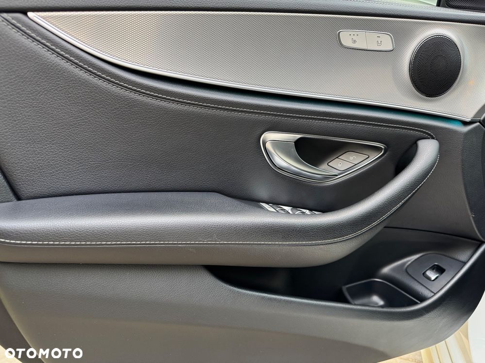 Mercedes-Benz Klasa E 220 d 4-Matic 9G-TRONIC - 16