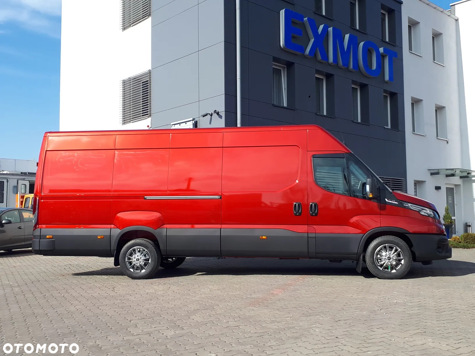 Iveco 35S21HA8V, rocznik 2025; czerwony metalizowany - 4