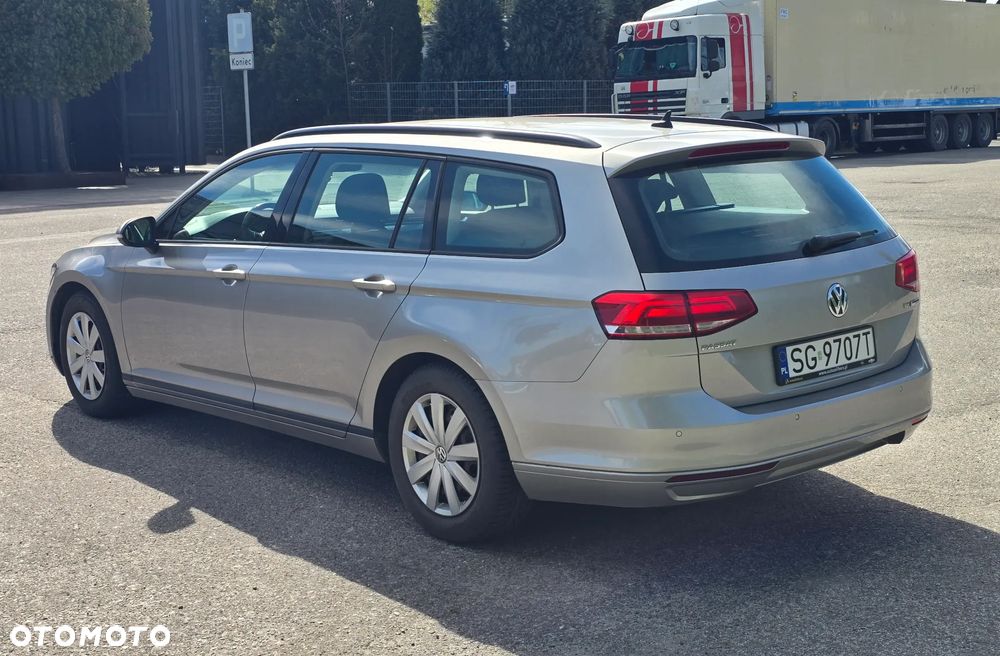 Volkswagen Passat 1.6 TDI BMT Trendline - 4