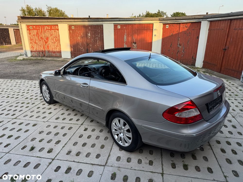 Mercedes-Benz CLK - 27