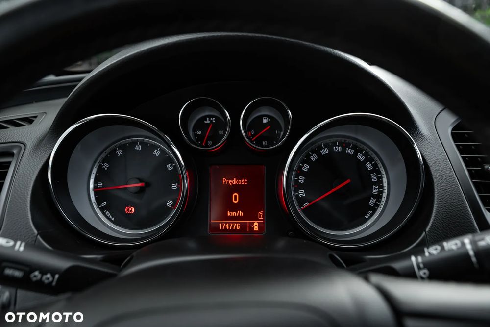 Opel Insignia 2.0 Turbo 4x4 Cosmo - 30