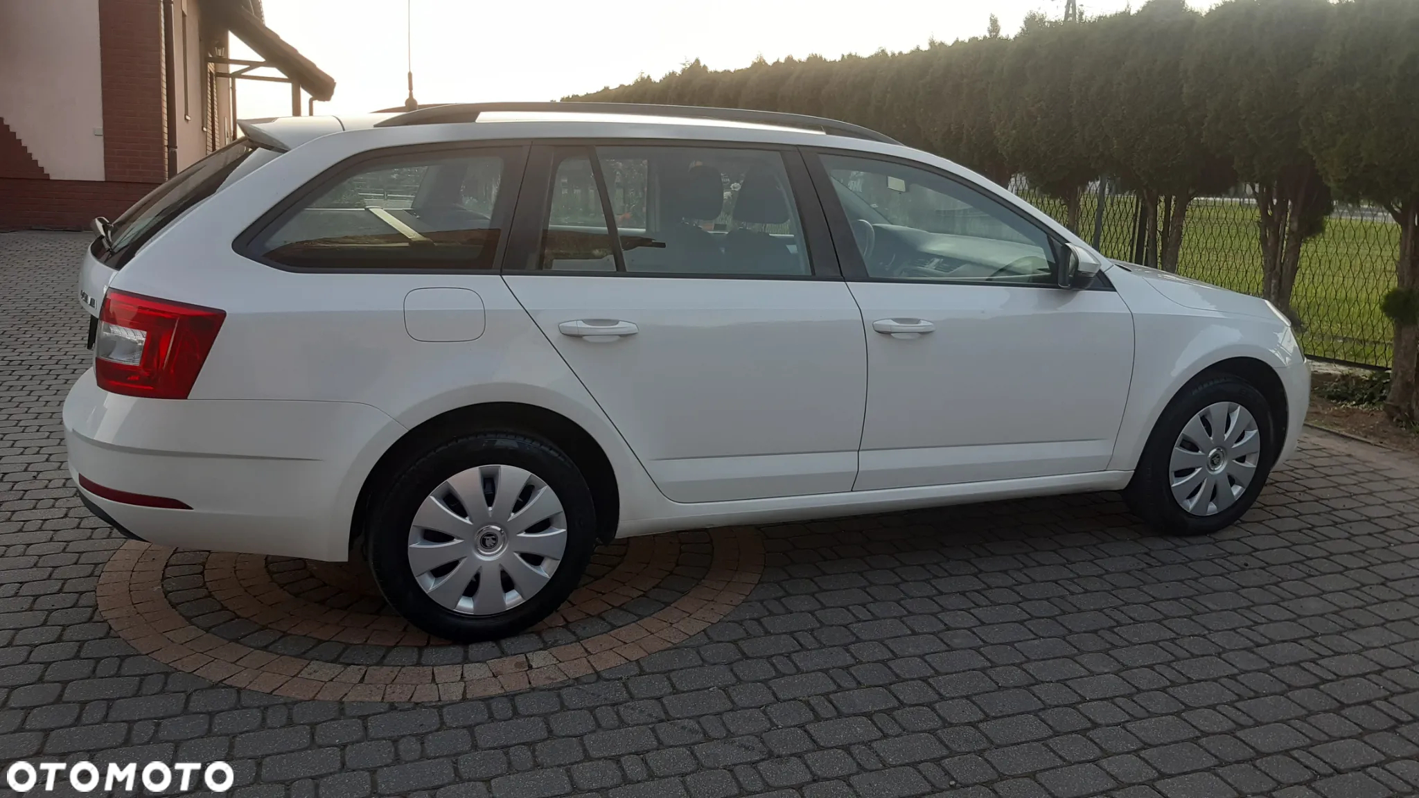 Skoda Octavia 1.6 TDI DSG Ambition - 26