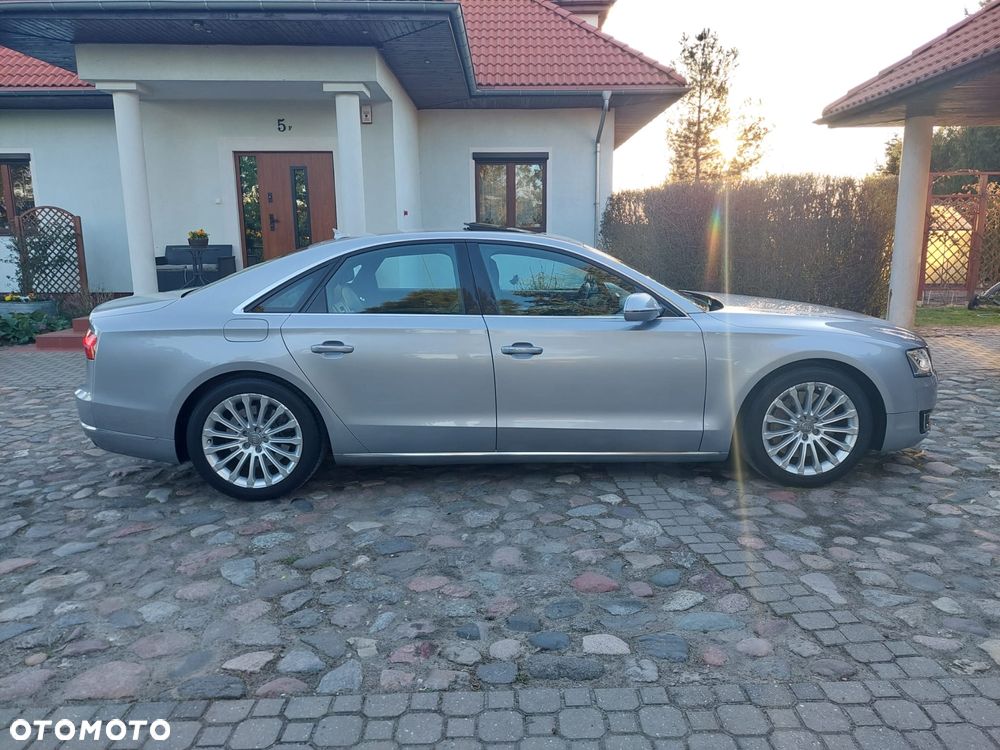 Audi A8 - 8