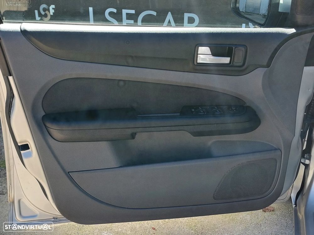 Ford Focus SW 1.6 TDCi Trend - 14