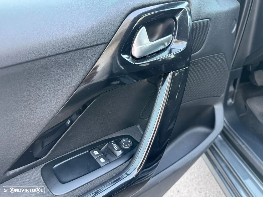 Peugeot 208 1.4 HDi - 14