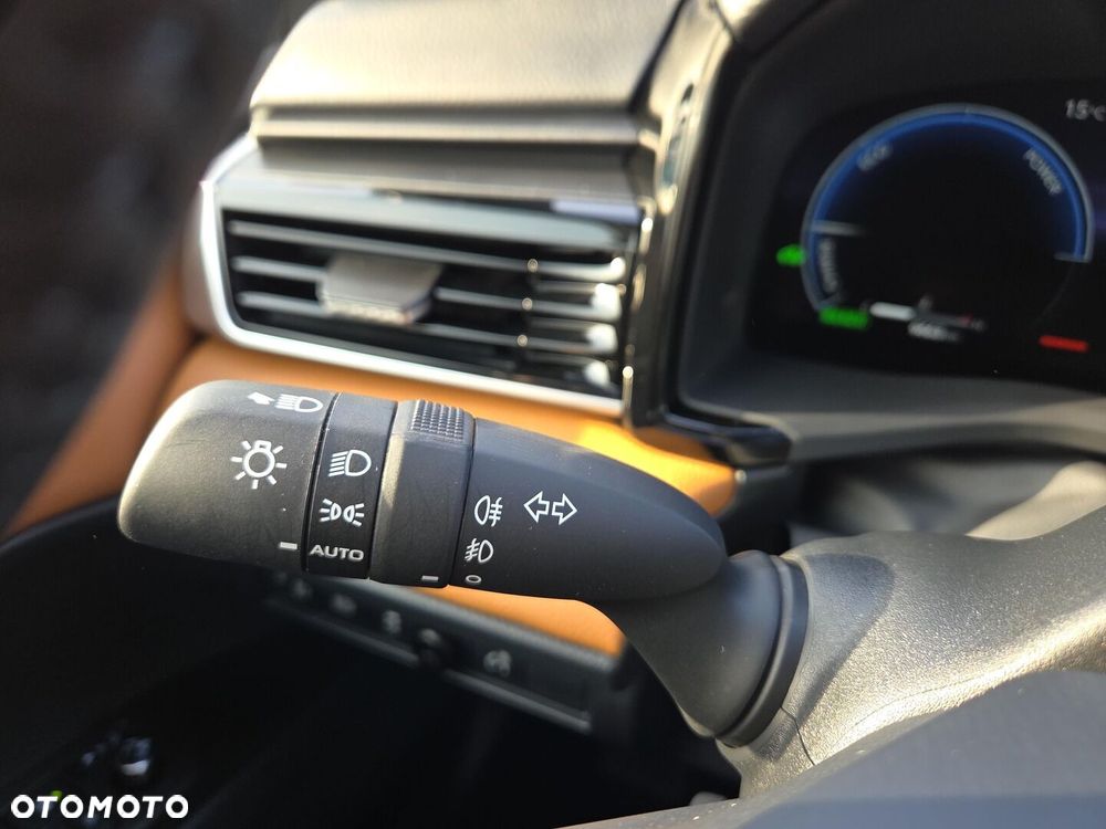 Toyota Camry 2.5 Hybrid Dynamic Force Prestige e-CVT - 24