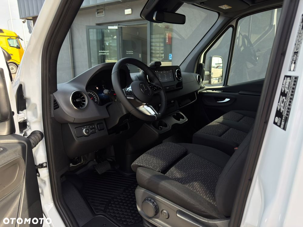 Mercedes-Benz Sprinter - 17