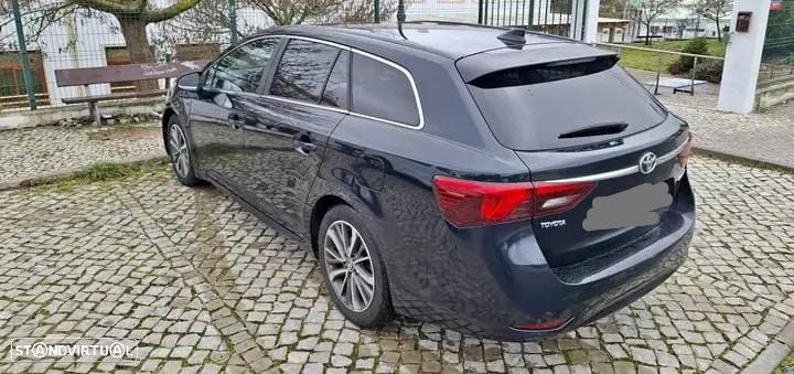 Toyota Avensis SW 2.0 D-4D Exclusive - 4