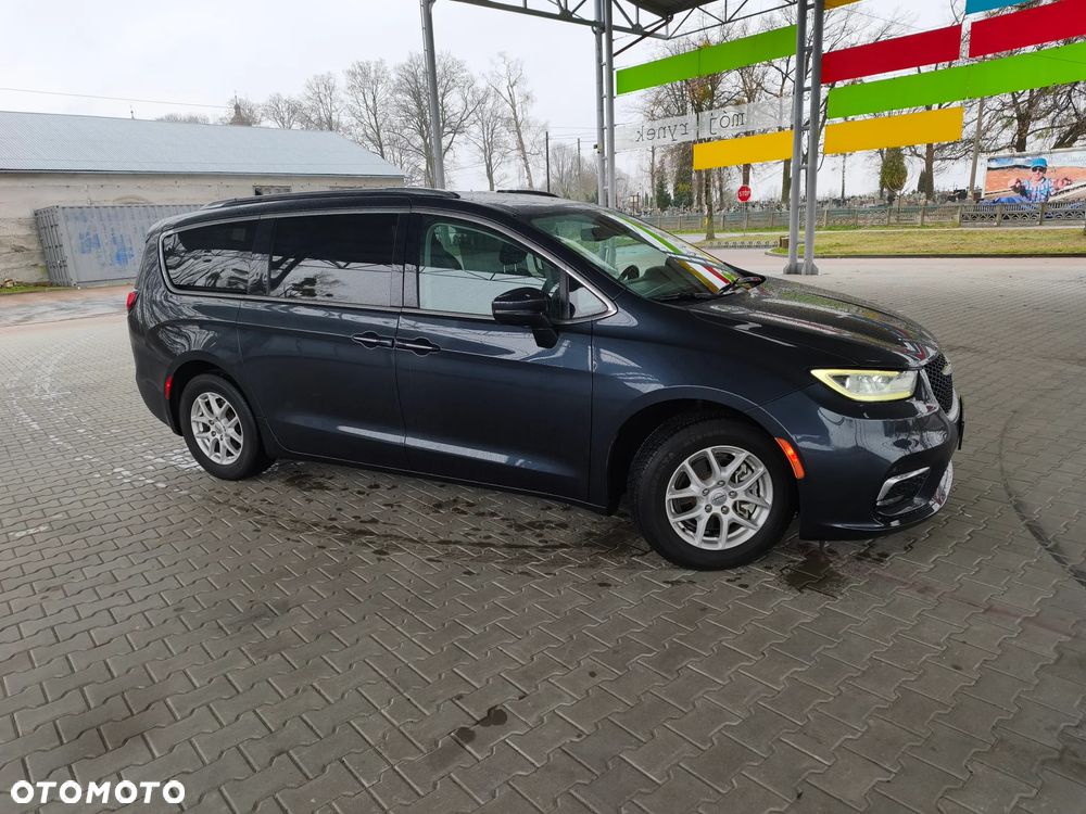 Chrysler Pacifica - 11