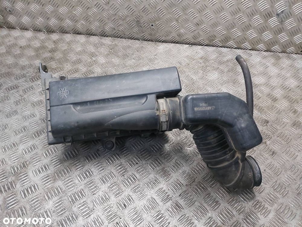 OBUDOWA FILTRA POWIETRZA + RURA DOLOT MITSUBISHI SPACE STAR I 1.6 16V - 1