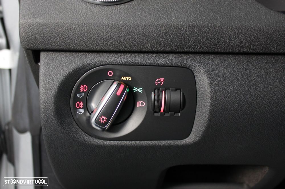 Audi A3 Cabrio 1.6 TDi Attraction - 21