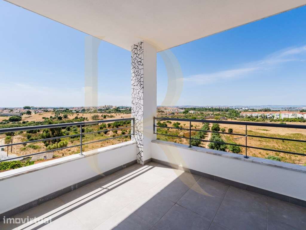 Apartamento T4 duplex com elevador, parqueamento e arrecadação em P... - Grande imagem: 2/25