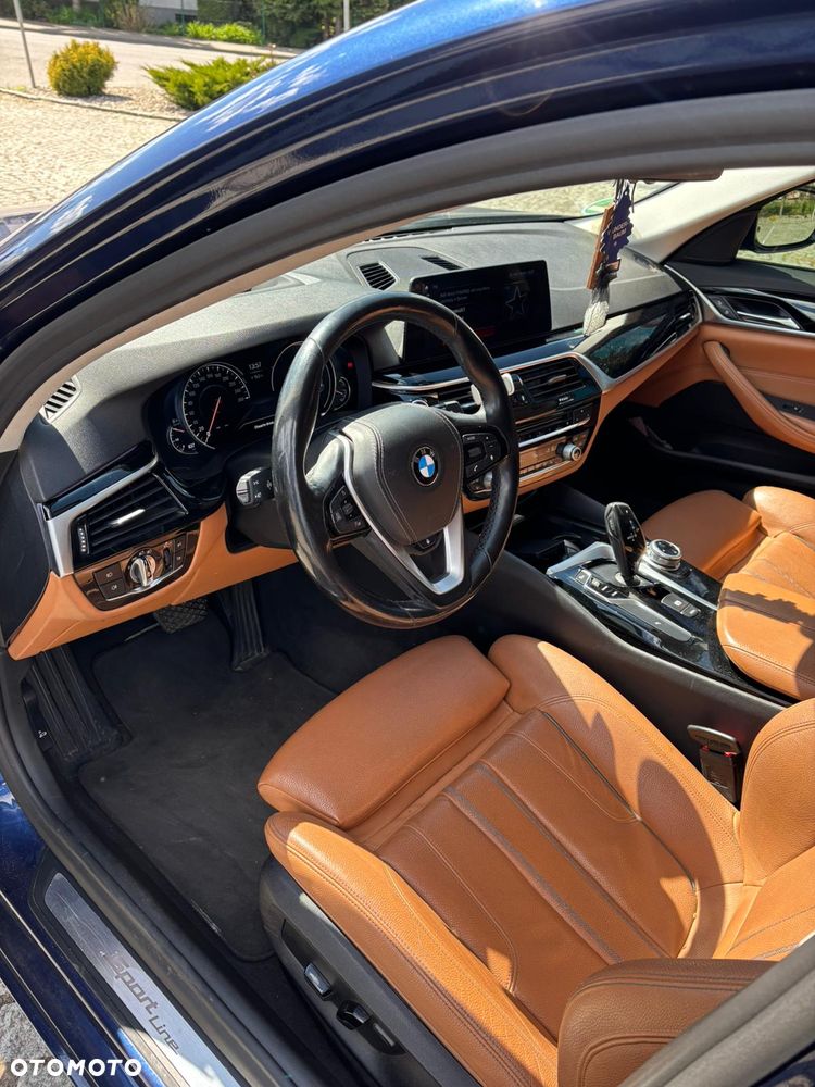 BMW Seria 5 520d Sport Line - 10