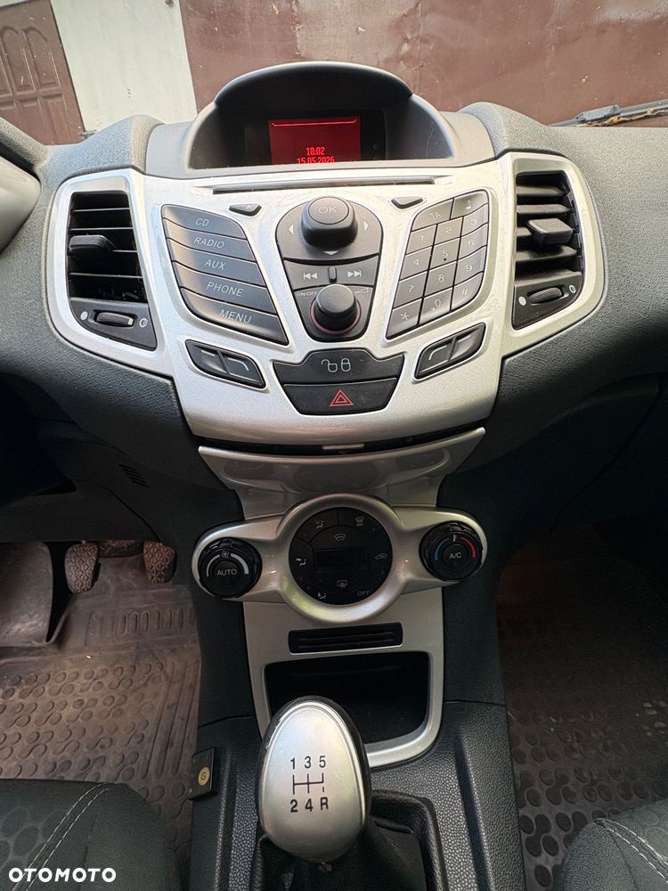 Ford Fiesta - 10