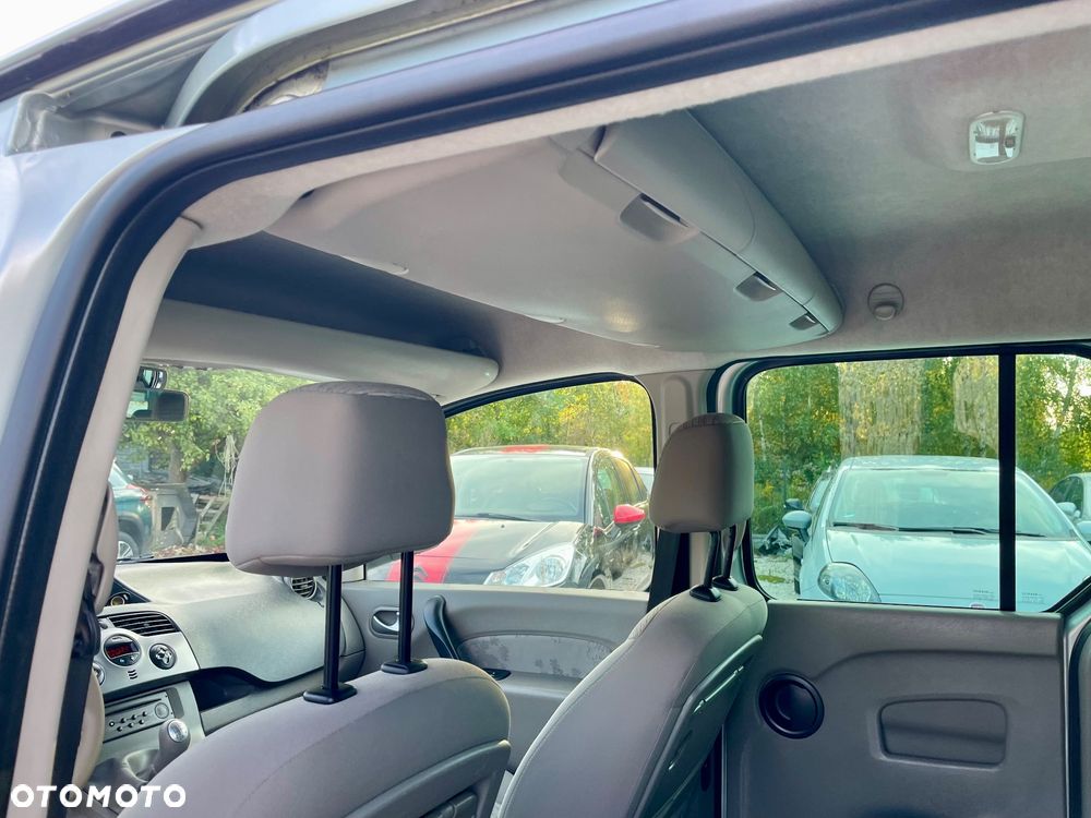 Renault Kangoo 1.6 16V 105 Authentique - 31