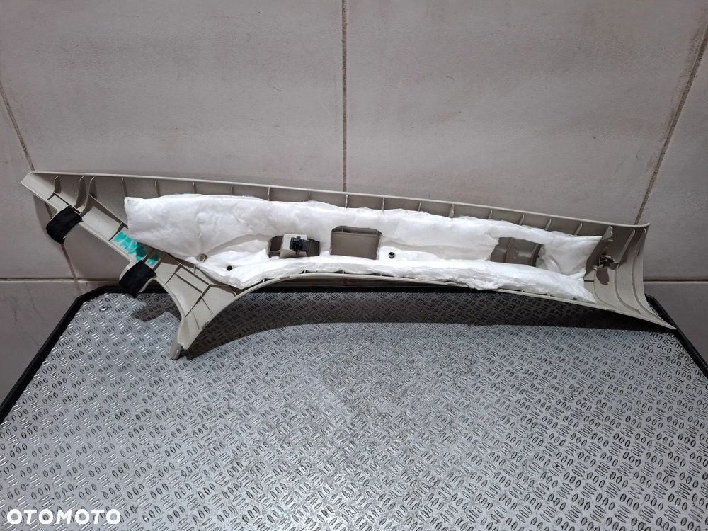 Osłona słupka szyby czołowej lewy przód Nissan Navara D23 Rok 2017 z rączką nr 769124KJ0A - 2