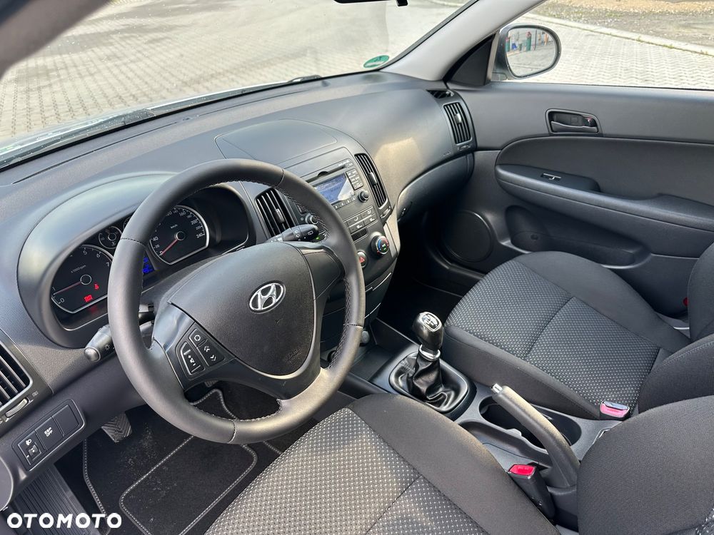 Hyundai i30 1.4 Base + - 9