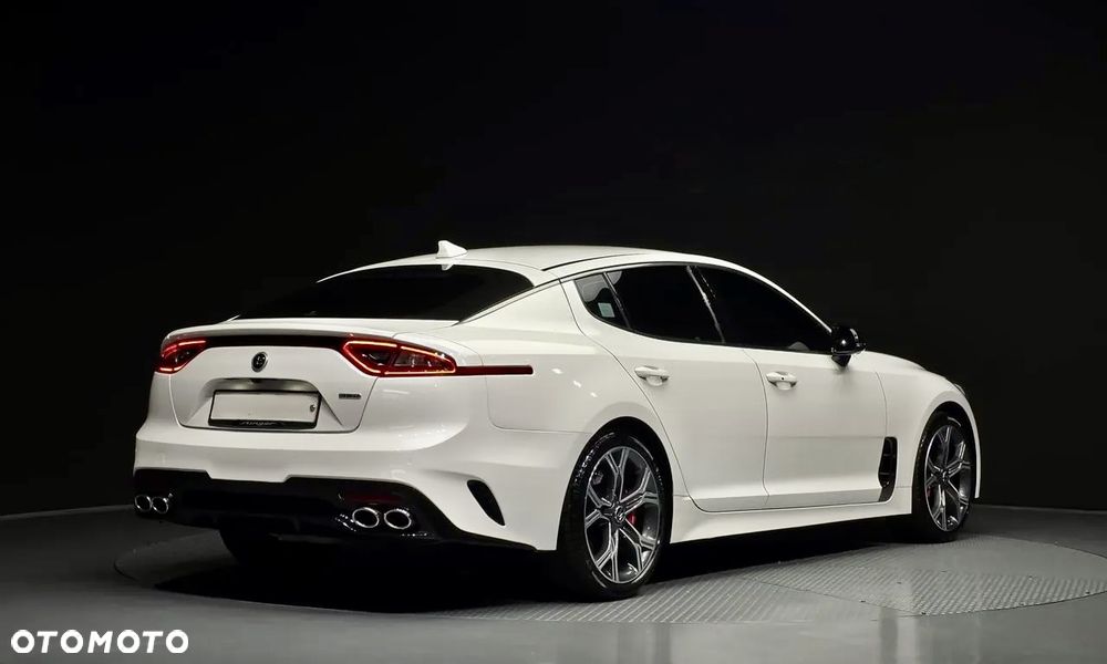Kia Stinger - 3