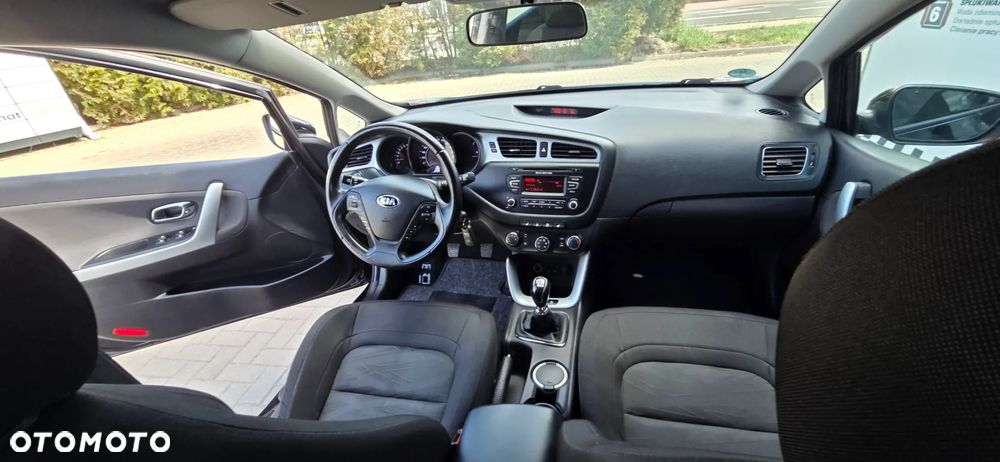 Kia Ceed 1.4 CVVT Dream-Team Edition - 30