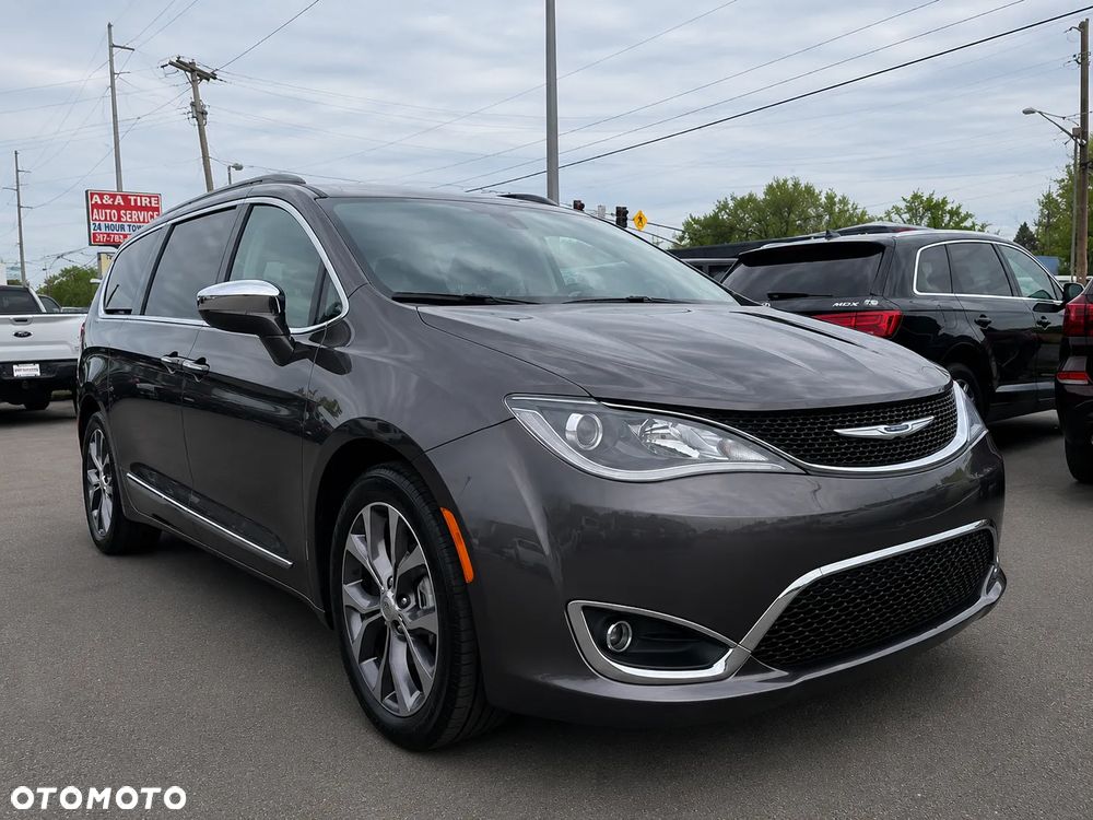 Chrysler Pacifica - 7