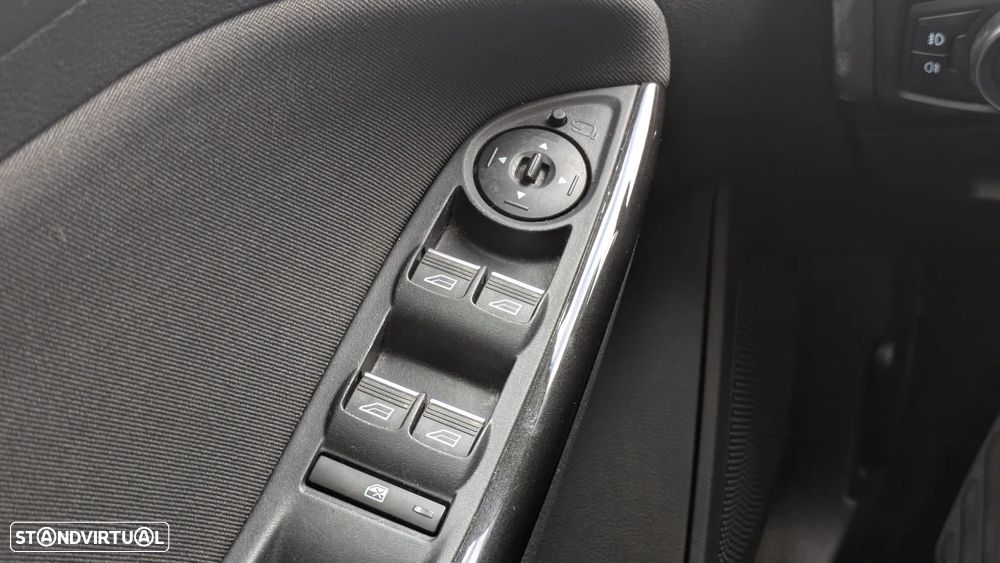 Ford Focus 1.0 EcoBoost S&S Titanium - 14